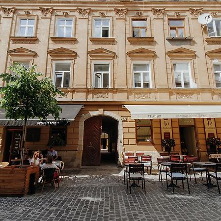 Apartment On Lesi Ukrainky Лвив Екстериор снимка