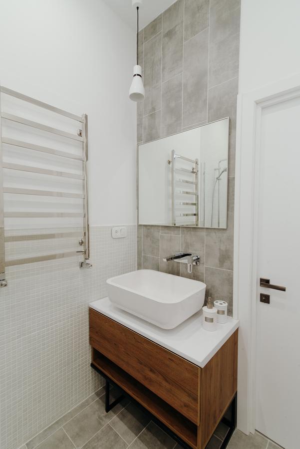 Apartment On Lesi Ukrainky Лвив Екстериор снимка
